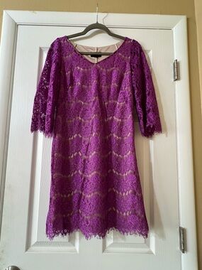 Alexia Admor Purple Lace Midi Dress with V-Neck
